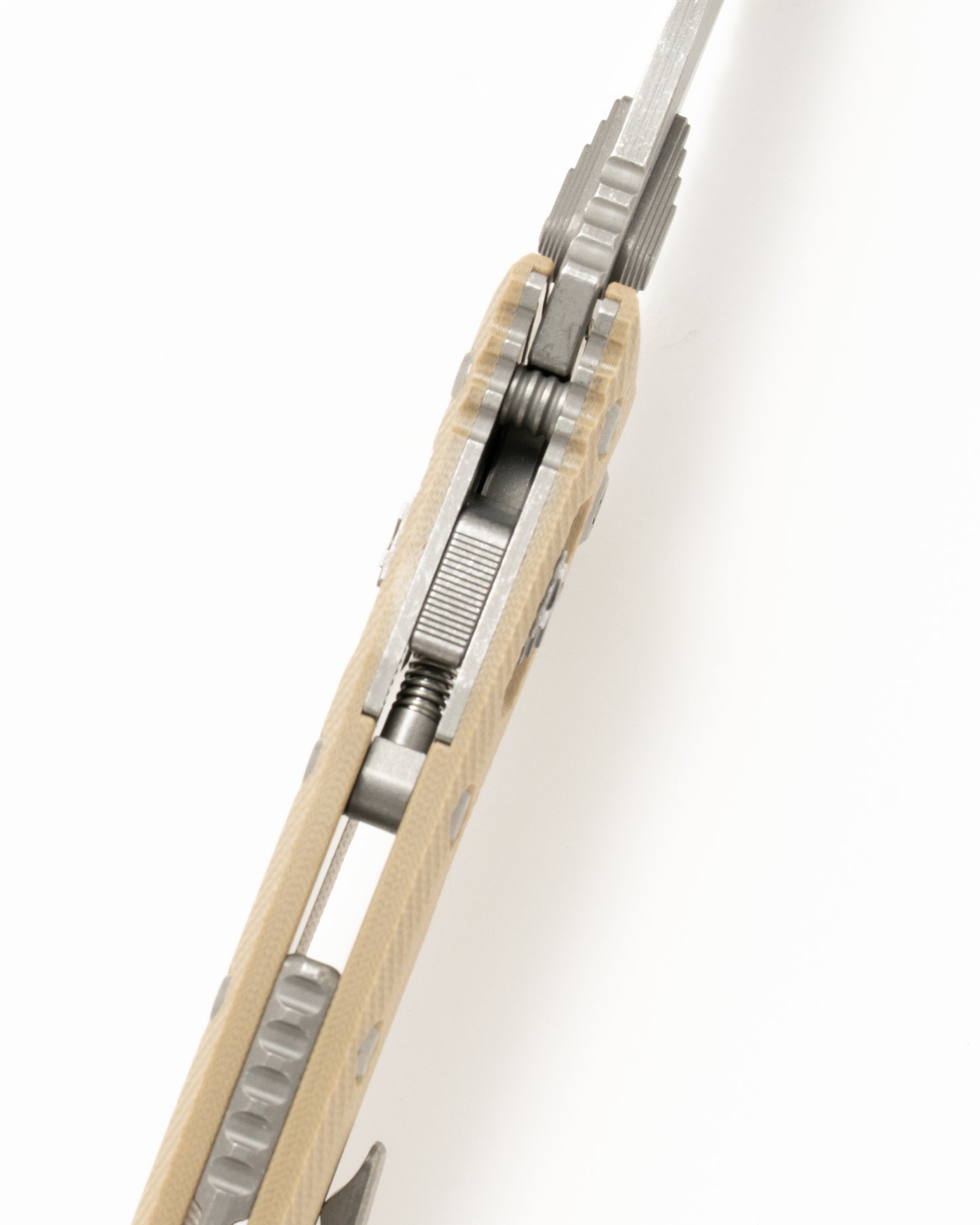 AMPHIBIAN RAM-LOK APOC PART SERR FLUTED TAN G10 (137RL-11APFLGTTA)